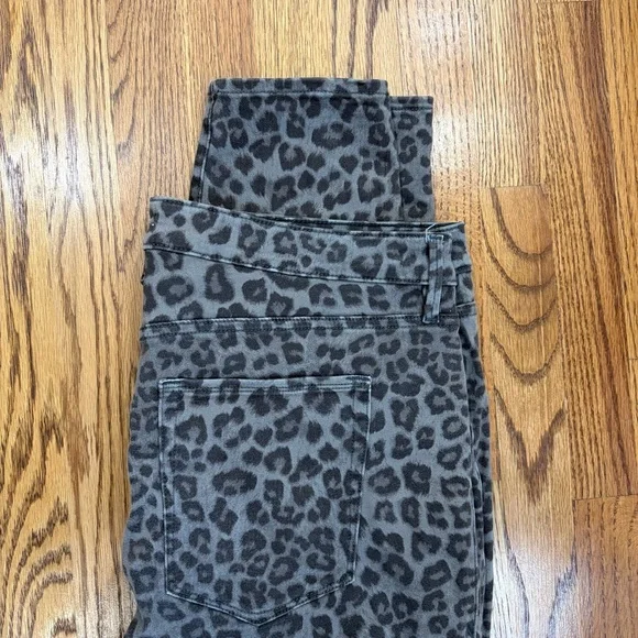 Good American Gray Leopard Pants - Picture 3 of 14